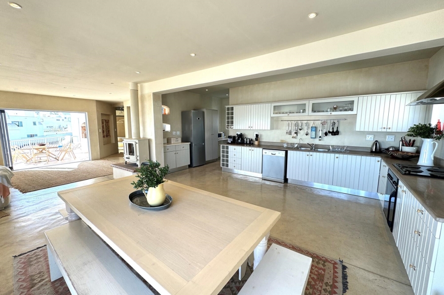 6 Bedroom Property for Sale in Paradise Beach Western Cape